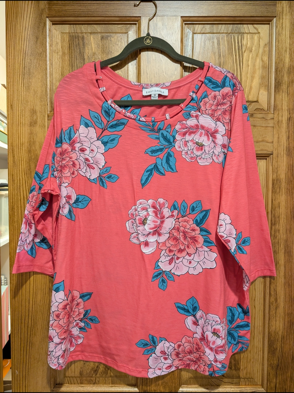 Emily Daniels Coral Floral 3/4 Sleeve Women's Top
